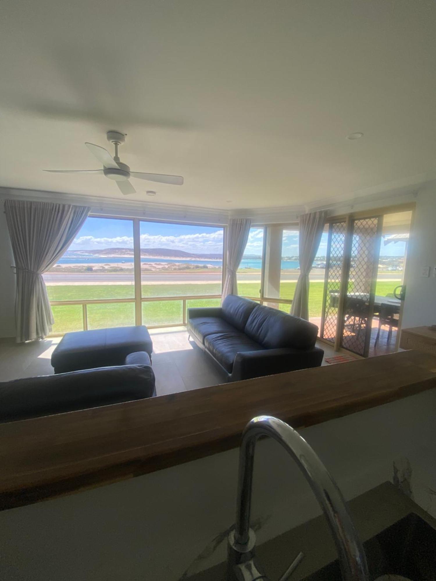 Pelican Shore Oceanfront Villa 6 Kalbarri Exterior photo