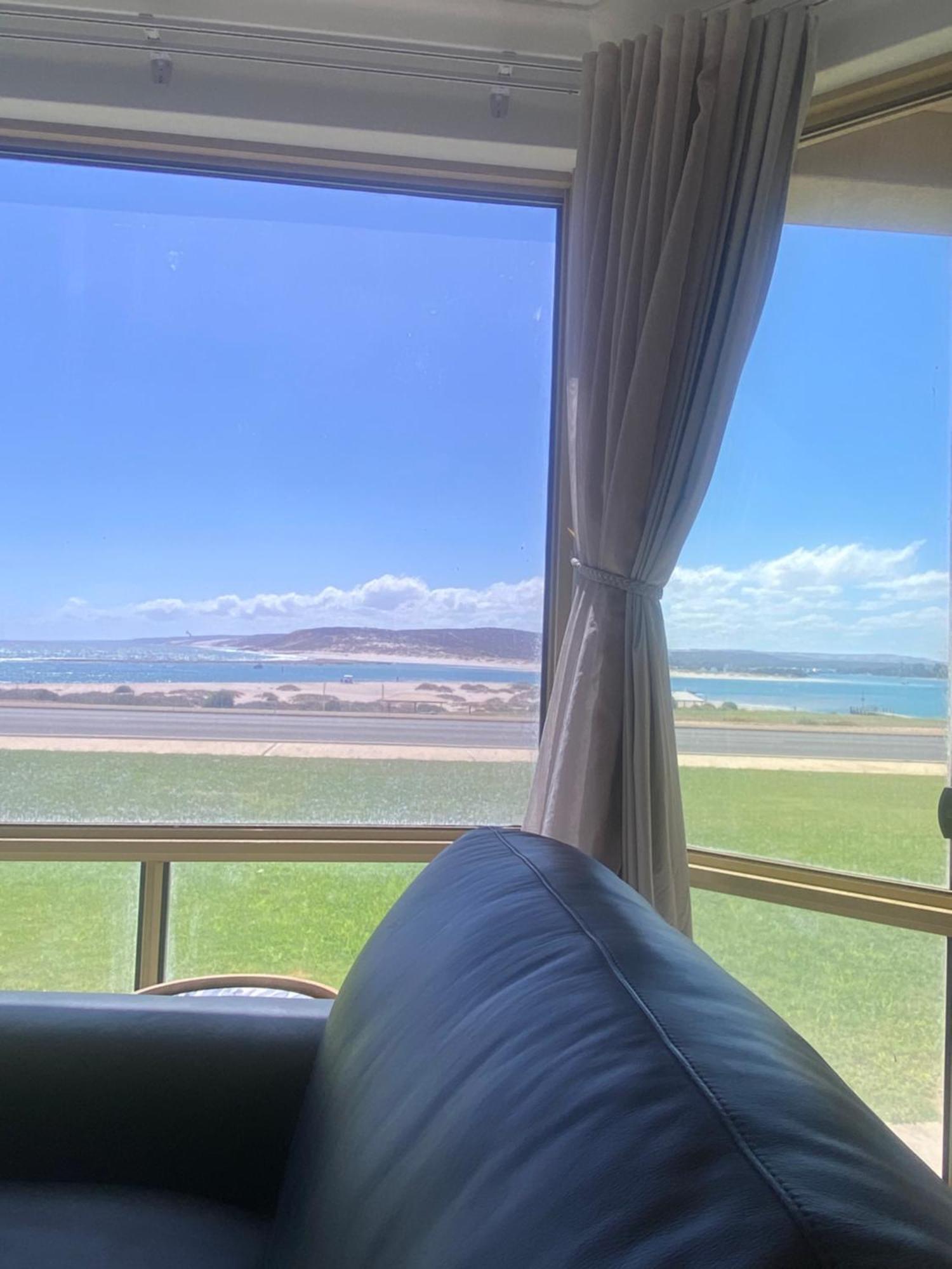 Pelican Shore Oceanfront Villa 6 Kalbarri Exterior photo